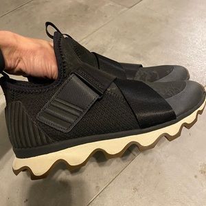 Sorel Kinetic sneakers size 6.5